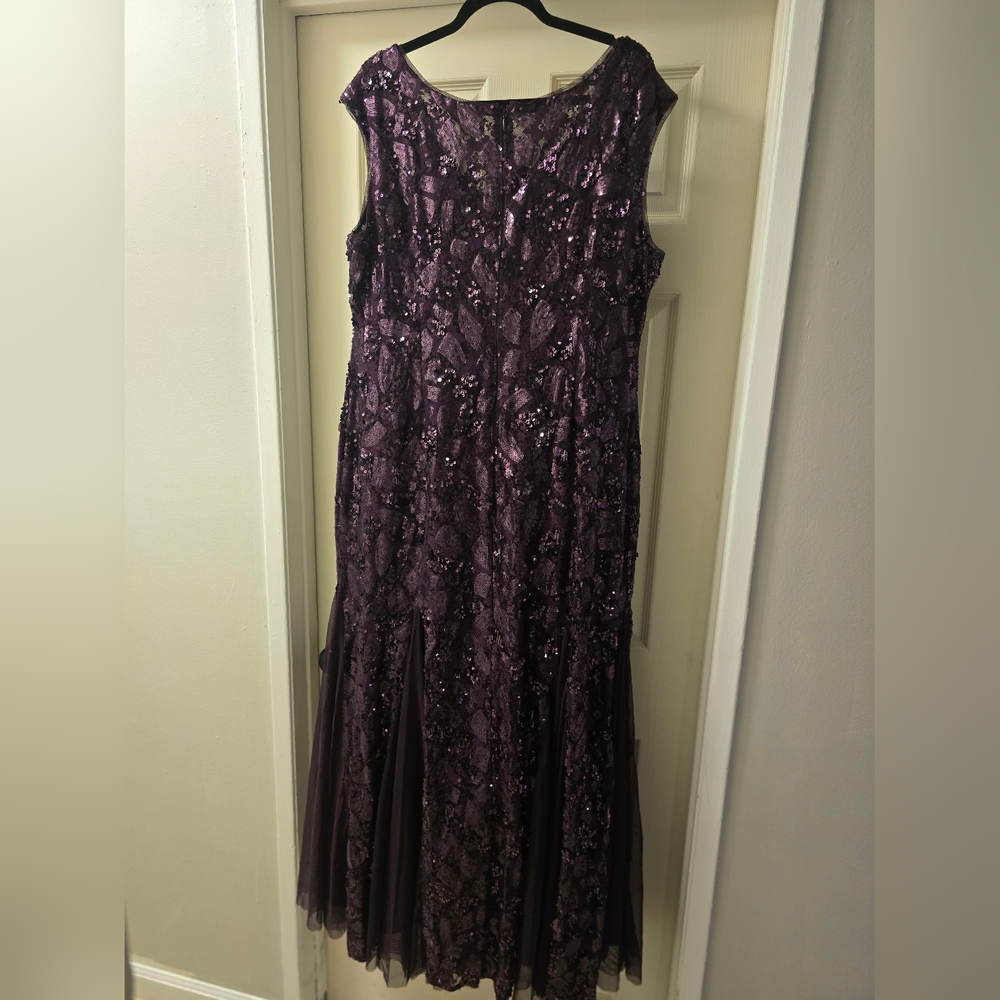 Alex Evenings Plus Size Maxi Dress - Picture 11 of 11